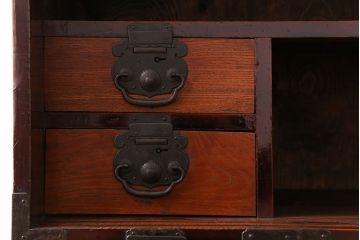 アンティーク家具　骨董・古民具　前面ケヤキ材　堂々とした佇まいの松本帳場箪笥(時代箪笥)