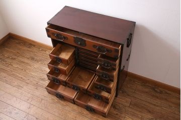 アンティーク家具　骨董・古民具　前面ケヤキ材　堂々とした佇まいの松本帳場箪笥(時代箪笥)