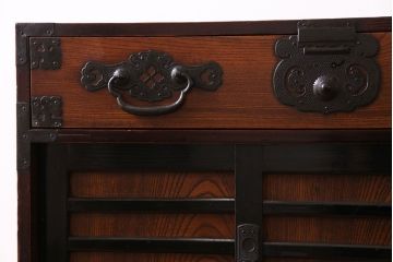 アンティーク家具　骨董・古民具　前面ケヤキ材　堂々とした佇まいの松本帳場箪笥(時代箪笥)
