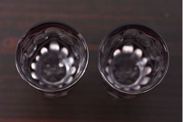 アンティーク雑貨　昭和初期　和モダンな雰囲気漂う切子ショットグラス(酒器)2個セット(2)