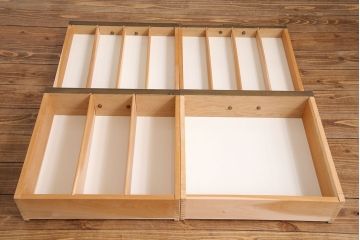 ビンテージ　永田良介商店　気品あふれる佇まいの格子型3枚扉食器棚(カップボード、飾り棚、収納棚)(定価約126万円)