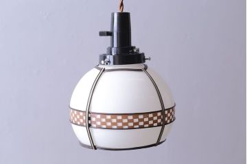 和製アンティーク　ベークライト製　市松模様の飾りがレトロな趣きのペンダントライト(天井照明、吊り下げ照明)