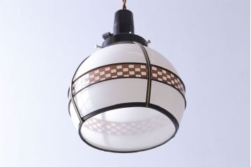 和製アンティーク　ベークライト製　市松模様の飾りがレトロな趣きのペンダントライト(天井照明、吊り下げ照明)