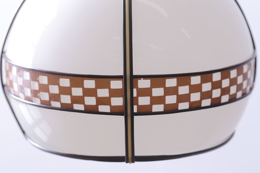 和製アンティーク　ベークライト製　市松模様の飾りがレトロな趣きのペンダントライト(天井照明、吊り下げ照明)