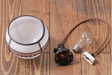 和製アンティーク　ベークライト製　市松模様の飾りがレトロな趣きのペンダントライト(天井照明、吊り下げ照明)