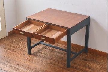 ペイント家具　レトロな雰囲気漂う平机(ダイニングテーブル、作業台、学習机)
