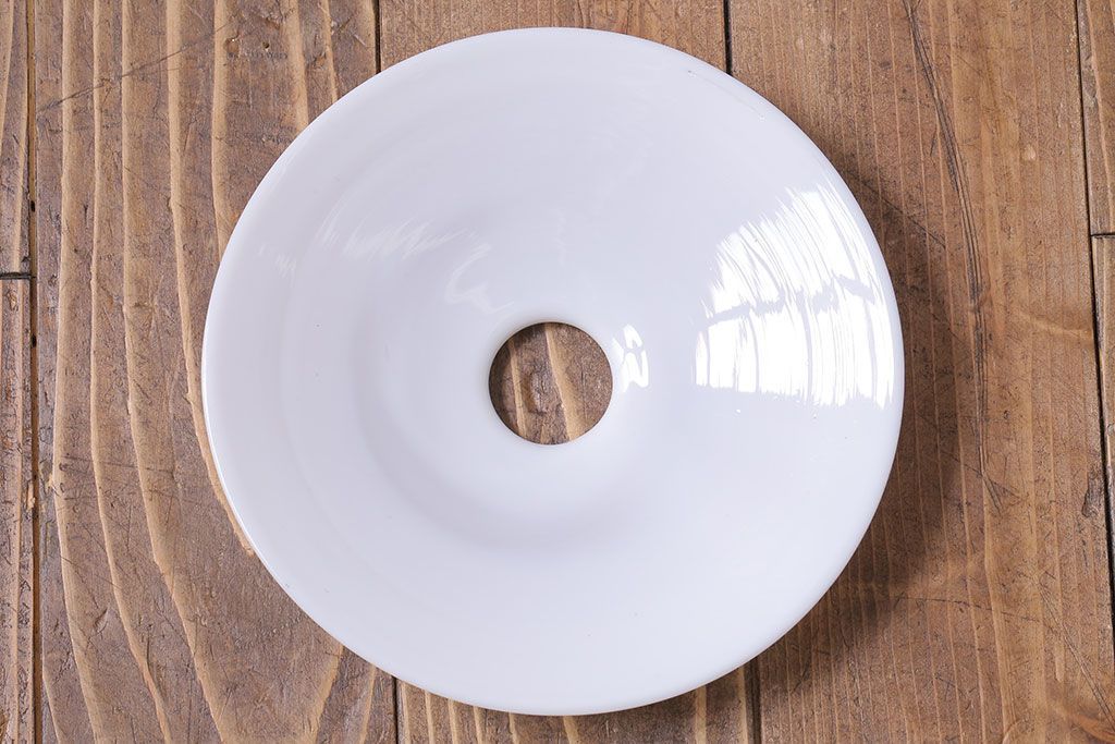 昭和レトロ　素朴な雰囲気が魅力の昔懐かしい平笠シェードのペンダントライト(天井照明、吊り下げ照明)(3)