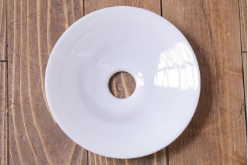 昭和レトロ　素朴な雰囲気が魅力の昔懐かしい平笠シェードのペンダントライト(天井照明、吊り下げ照明)(3)