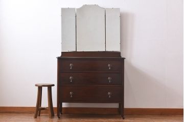 アンティーク家具　1920年頃　オーク材　クラシカルな雰囲気漂う小振りなドレッシングチェスト(ドレッサー)