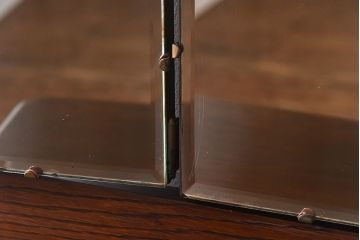 アンティーク家具　1920年頃　オーク材　クラシカルな雰囲気漂う小振りなドレッシングチェスト(ドレッサー)