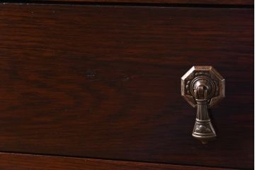 アンティーク家具　1920年頃　オーク材　クラシカルな雰囲気漂う小振りなドレッシングチェスト(ドレッサー)