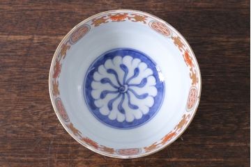 江戸期　華やかな色合いが目を引く色絵向付(和食器)(3)