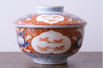 江戸期　大明成化年製　古伊万里　赤絵南蛮図染付　蓋茶碗(1)