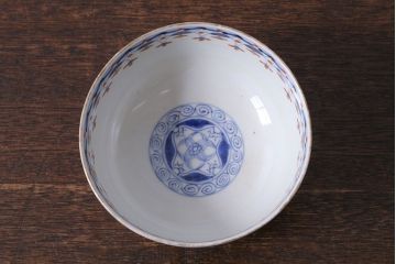 江戸期　大明成化年製　古伊万里　赤絵南蛮図染付　蓋茶碗(2)