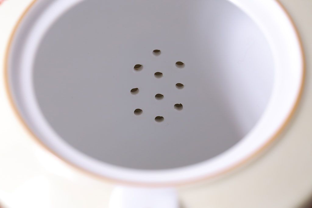 アンティーク雑貨　オールドノリタケ(Noritake、則武、日陶)　花柄と角ばった取っ手が可愛らしいレトロなポット