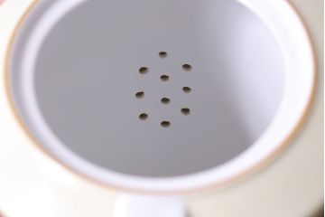 アンティーク雑貨　オールドノリタケ(Noritake、則武、日陶)　花柄と角ばった取っ手が可愛らしいレトロなポット