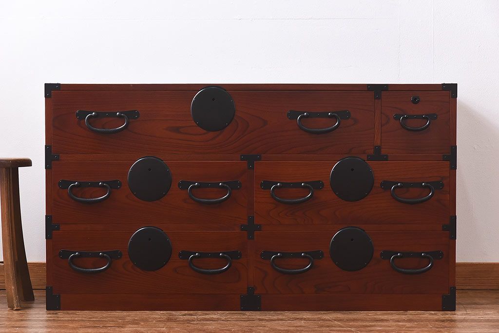 中古　前面ケヤキ材　漆塗りが美しいローチェスト(ローボード、和タンス、引き出し)(定価約45万円)