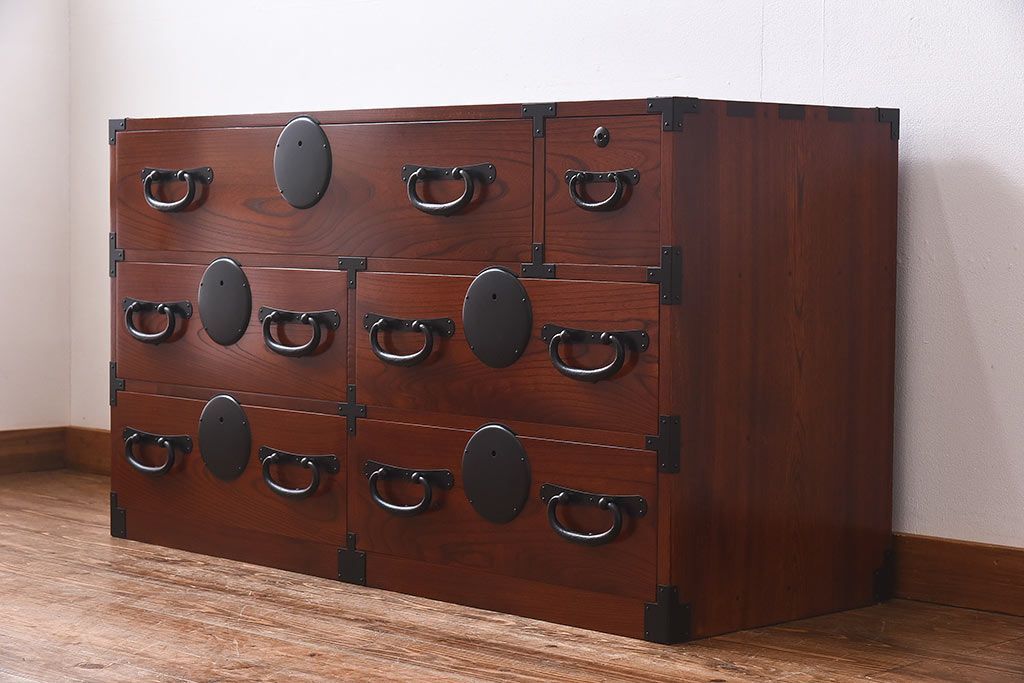 中古　前面ケヤキ材　漆塗りが美しいローチェスト(ローボード、和タンス、引き出し)(定価約45万円)