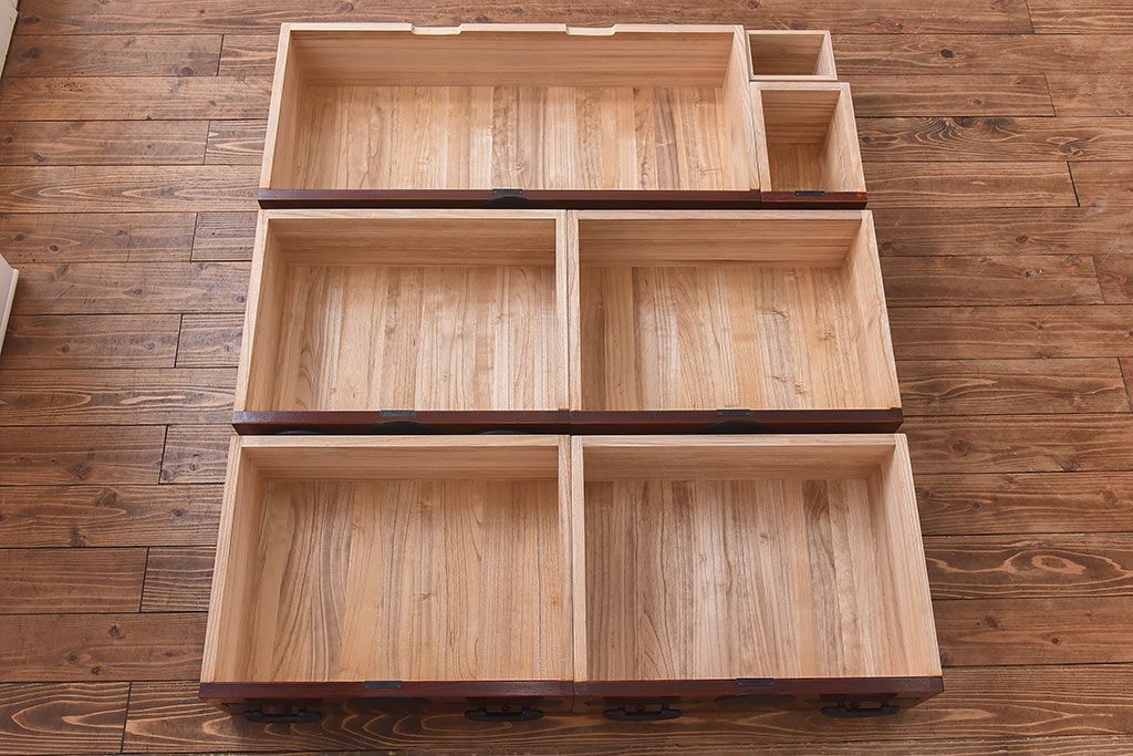 中古　前面ケヤキ材　漆塗りが美しいローチェスト(ローボード、和タンス、引き出し)(定価約45万円)