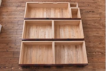 中古　前面ケヤキ材　漆塗りが美しいローチェスト(ローボード、和タンス、引き出し)(定価約45万円)