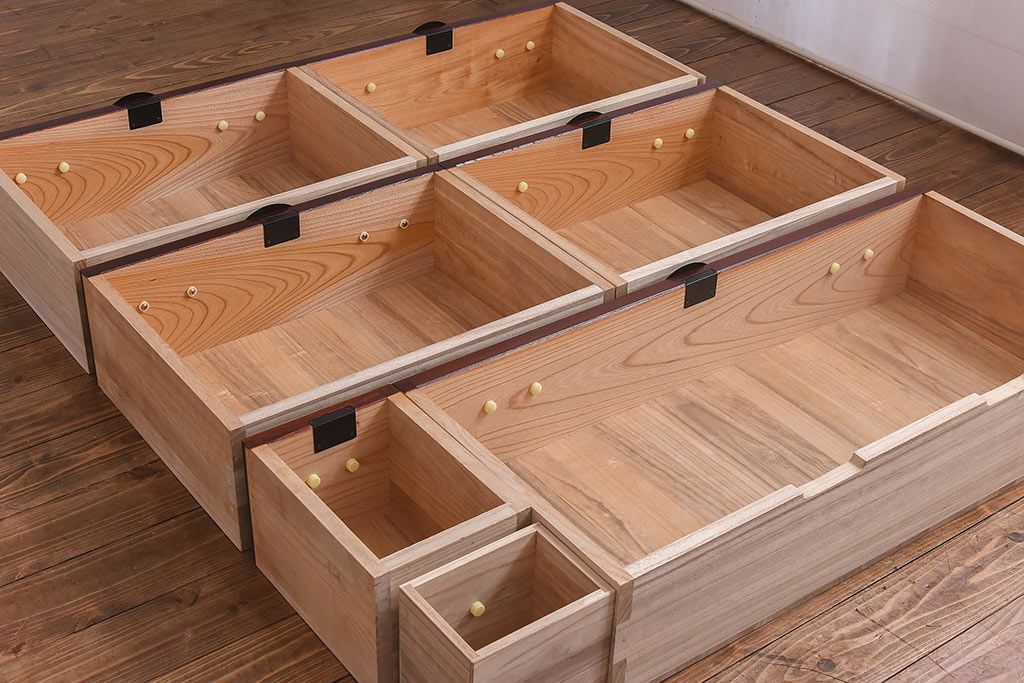 中古　前面ケヤキ材　漆塗りが美しいローチェスト(ローボード、和タンス、引き出し)(定価約45万円)