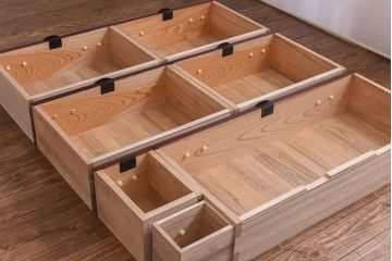 中古　前面ケヤキ材　漆塗りが美しいローチェスト(ローボード、和タンス、引き出し)(定価約45万円)