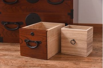 中古　前面ケヤキ材　漆塗りが美しいローチェスト(ローボード、和タンス、引き出し)(定価約45万円)