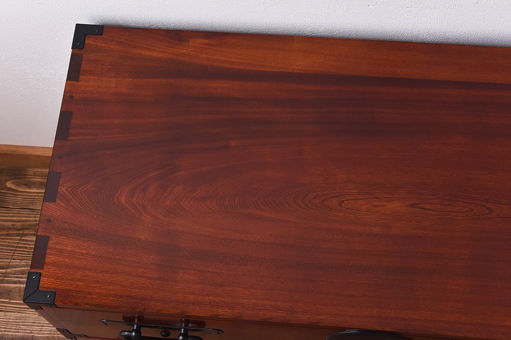 中古　前面ケヤキ材　漆塗りが美しいローチェスト(ローボード、和タンス、引き出し)(定価約45万円)