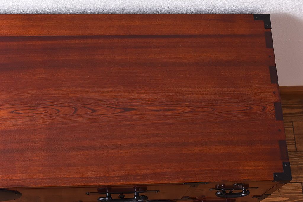 中古　前面ケヤキ材　漆塗りが美しいローチェスト(ローボード、和タンス、引き出し)(定価約45万円)