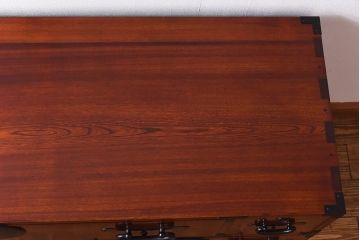 中古　前面ケヤキ材　漆塗りが美しいローチェスト(ローボード、和タンス、引き出し)(定価約45万円)