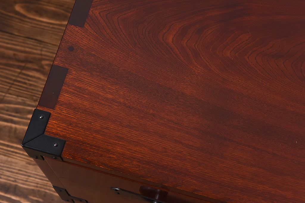 中古　前面ケヤキ材　漆塗りが美しいローチェスト(ローボード、和タンス、引き出し)(定価約45万円)