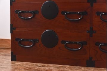 中古　前面ケヤキ材　漆塗りが美しいローチェスト(ローボード、和タンス、引き出し)(定価約45万円)