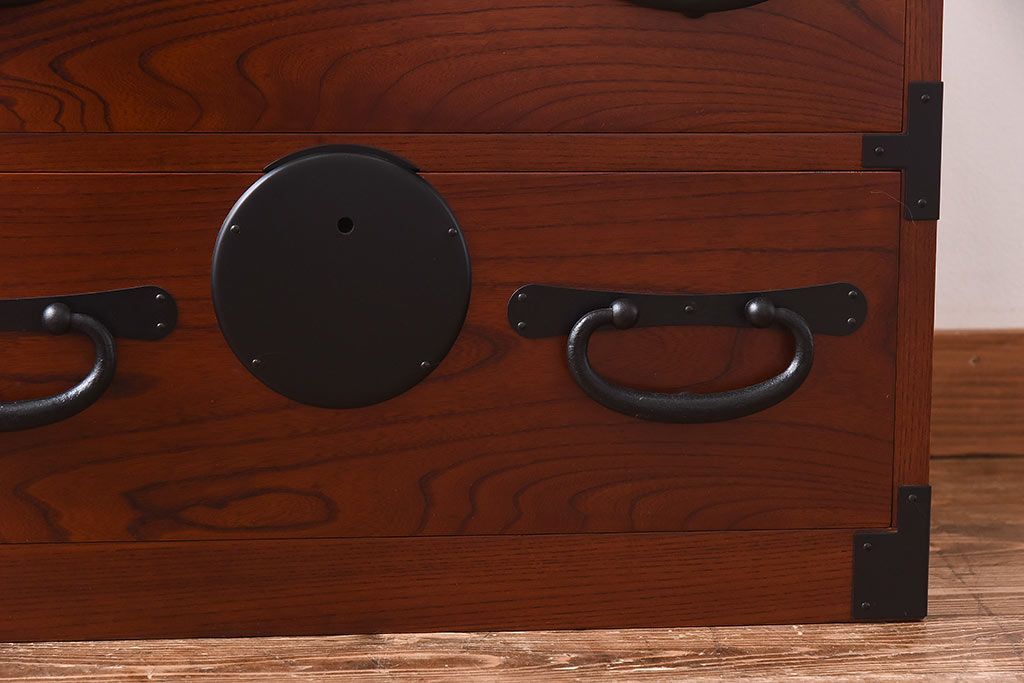 中古　前面ケヤキ材　漆塗りが美しいローチェスト(ローボード、和タンス、引き出し)(定価約45万円)