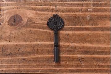 中古　前面ケヤキ材　漆塗りが美しいローチェスト(ローボード、和タンス、引き出し)(定価約45万円)