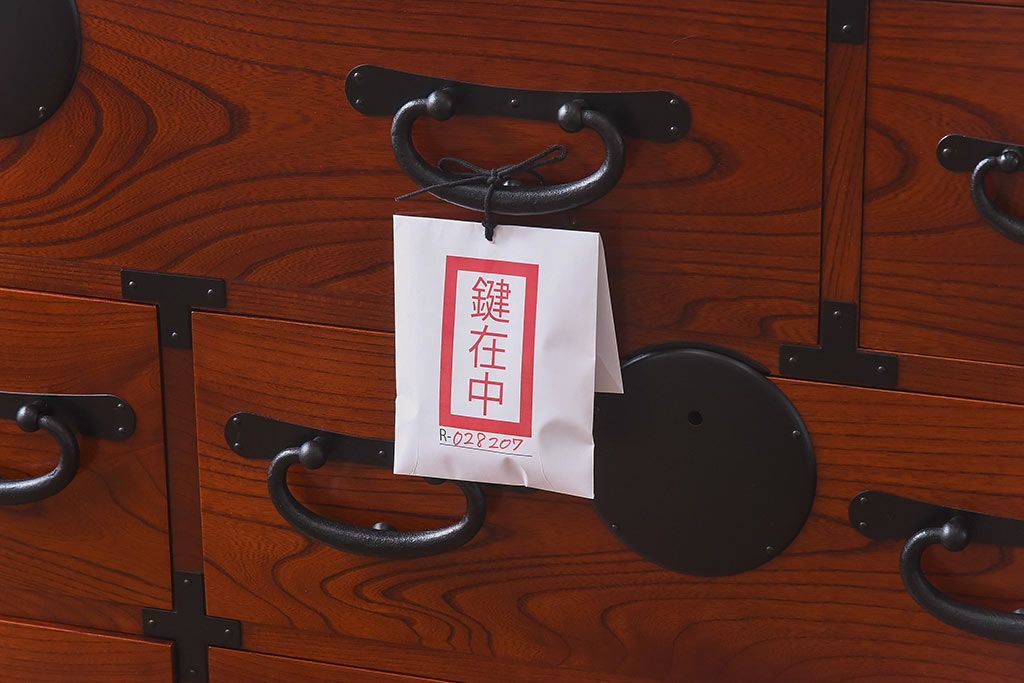 中古　前面ケヤキ材　漆塗りが美しいローチェスト(ローボード、和タンス、引き出し)(定価約45万円)