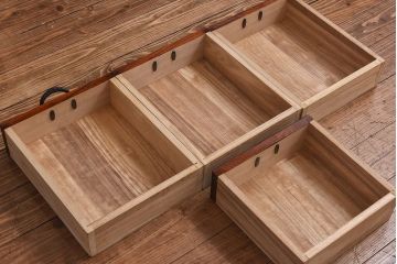 中古 伝統民芸家具 岩谷堂箪笥　風格のある茶棚(飾り棚、戸棚)(定価約30万円)