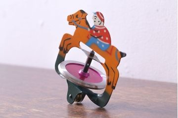 アンティーク雑貨　昭和レトロ　タイガー商会　T.K　ジョッキーゴマ(輸出用)(3)