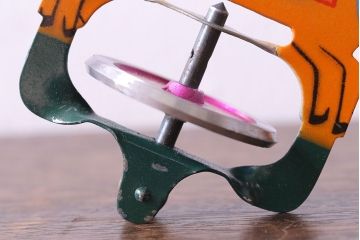 アンティーク雑貨　昭和レトロ　タイガー商会　T.K　ジョッキーゴマ(輸出用)