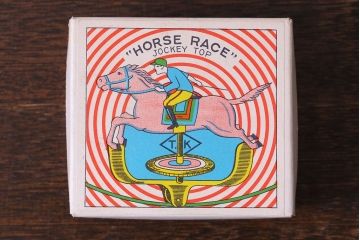 アンティーク雑貨　昭和期　タイガー商会　T.K　レトロなジョッキーゴマ(輸出用)(1)