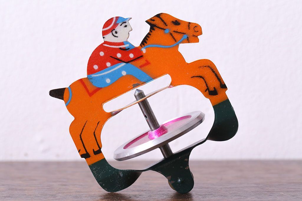 アンティーク雑貨　昭和期　タイガー商会　T.K　レトロなジョッキーゴマ(輸出用)(2)