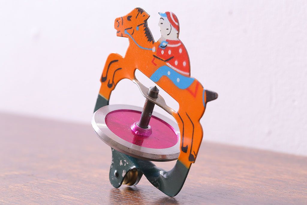 アンティーク雑貨　昭和期　タイガー商会　T.K　レトロなジョッキーゴマ(輸出用)(2)