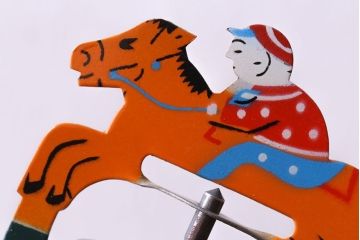 アンティーク雑貨　昭和期　タイガー商会　T.K　レトロなジョッキーゴマ(輸出用)(2)