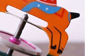 アンティーク雑貨　昭和期　タイガー商会　T.K　レトロなジョッキーゴマ(輸出用)(2)