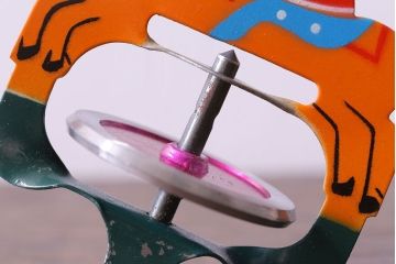 アンティーク雑貨　昭和期　タイガー商会　T.K　レトロなジョッキーゴマ(輸出用)(2)