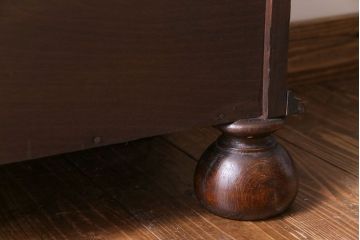 アンティーク家具　イギリスアンティーク　オーク材　シックな雰囲気が魅力のブックシェルフ(本棚、飾り棚)