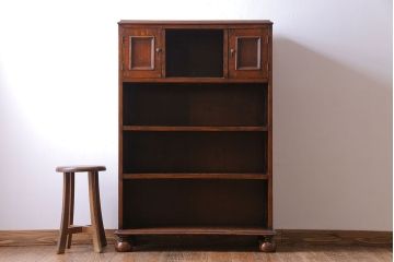 アンティーク家具　イギリスアンティーク　オーク材　シックな雰囲気が魅力のブックシェルフ(本棚、飾り棚)