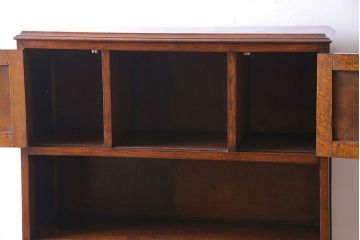 アンティーク家具　イギリスアンティーク　オーク材　シックな雰囲気が魅力のブックシェルフ(本棚、飾り棚)