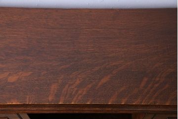 アンティーク家具　イギリスアンティーク　オーク材　シックな雰囲気が魅力のブックシェルフ(本棚、飾り棚)