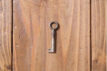 アンティーク家具　イギリスアンティーク　オーク材　シックな雰囲気が魅力のブックシェルフ(本棚、飾り棚)