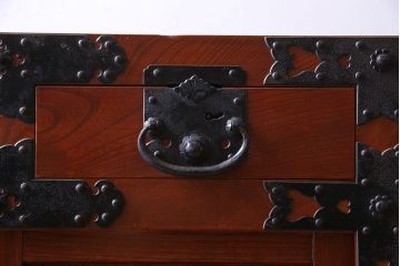 ビンテージ　民芸家具　前面ケヤキ材　米沢車箪笥(時代箪笥)